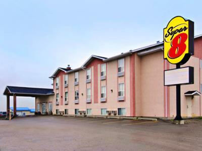 Super 8 By Wyndham Pincher Creek Ab Exteriör bild